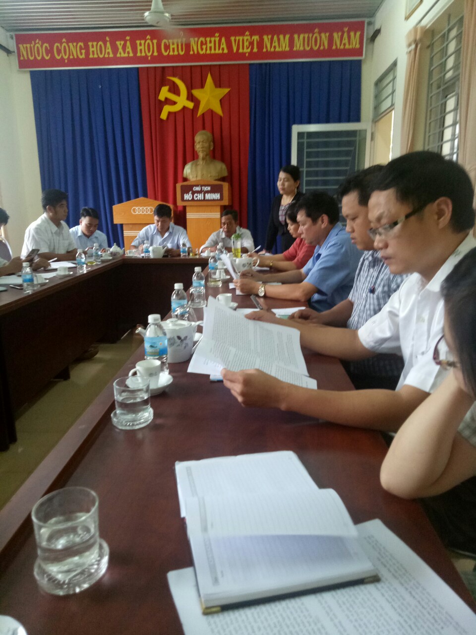 Ông Nguyễn Quốc Đông – Phó Chủ tịch UBND huyện làm việc với UBND xã Sơn Bình